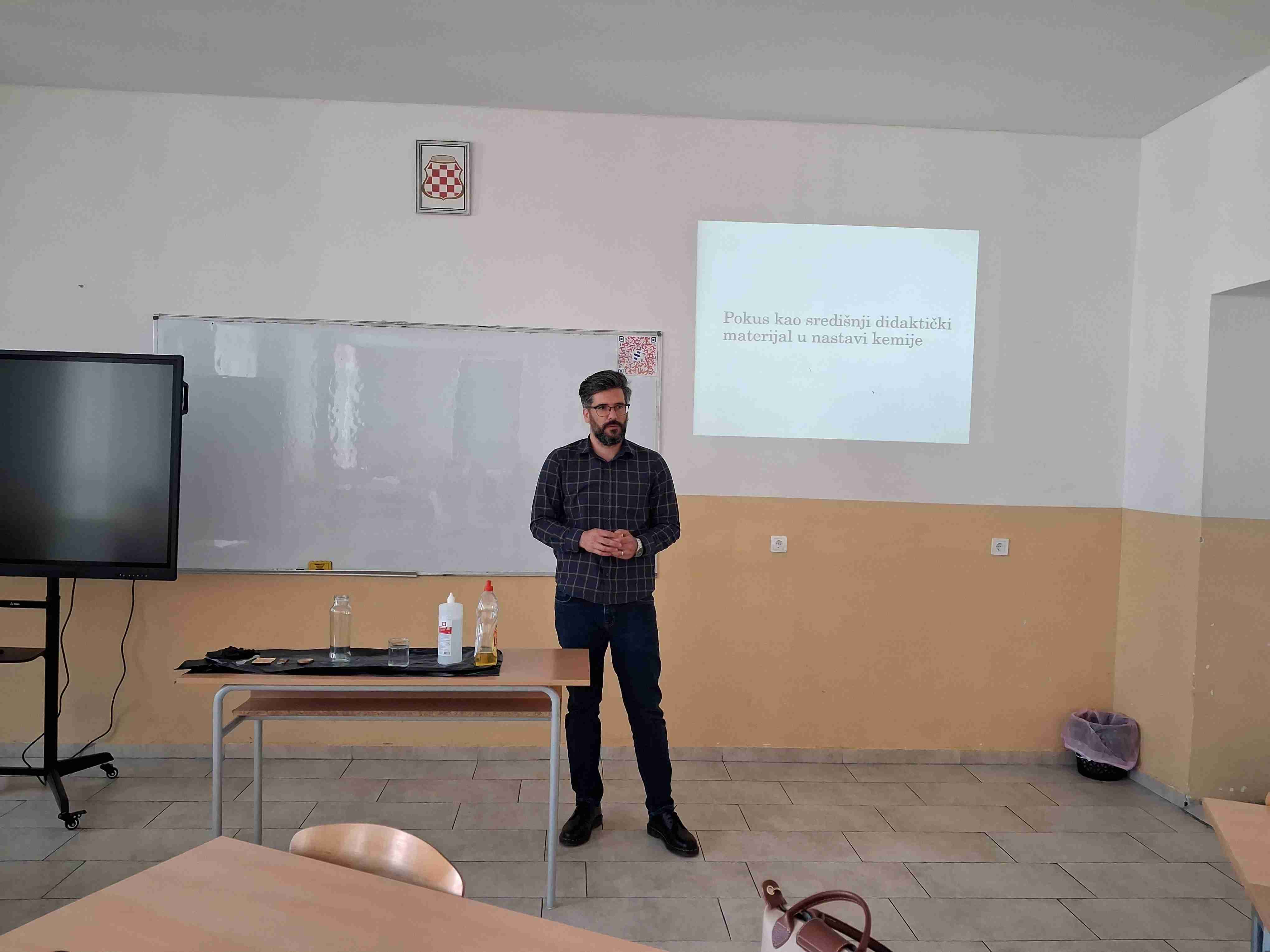 Održana radionica „Pokus kao središnji didaktički materijal“